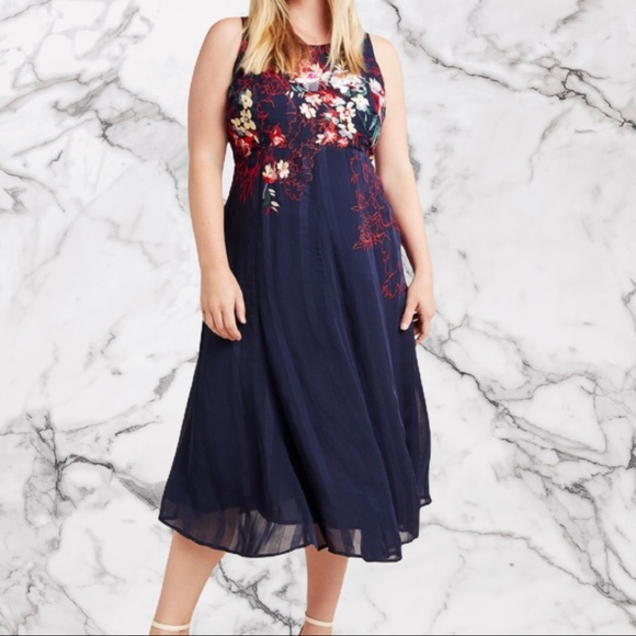 Anthropologie Dresses & Skirts - Anthropologie Tanzine navy Embroidered Midi Dress